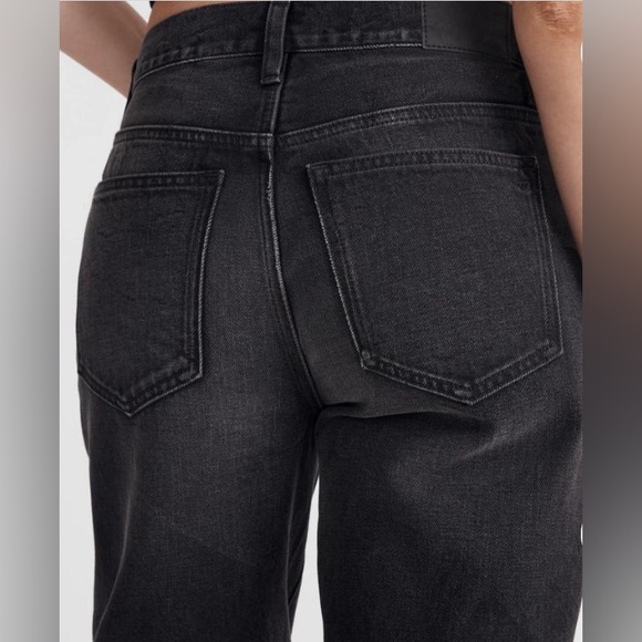 Madewell Low-Slung Straight Jeans
Size 26 - Picture 3 of 5